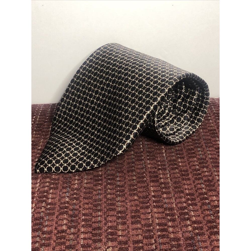 Roundtree & Yorke All Silk Black And Gold Circles Men's Neck Tie